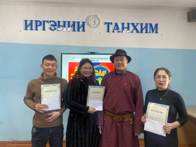 Монгол Улсын ардчилсан, шинэ Үндсэн хуулийн 31 жилийн ойн баярт өдрийн мэнд дэвшүүлье.